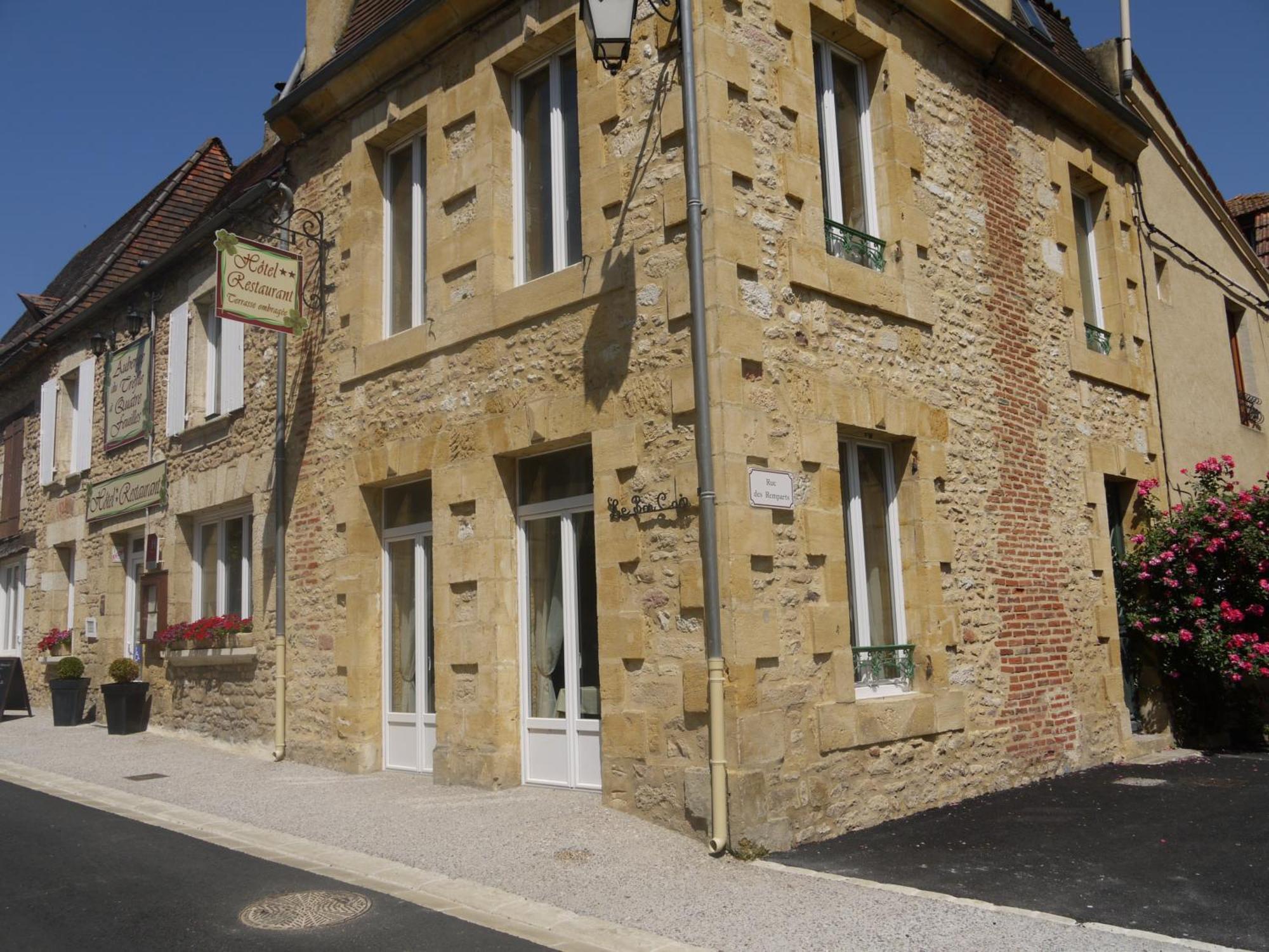 Le Trefle A Quatre Feuilles Hotel Siorac-en-Perigord Exterior photo